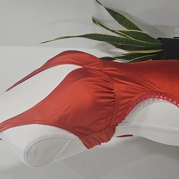 Chic Orange Halter Swimsuit - Picture 3 of 4